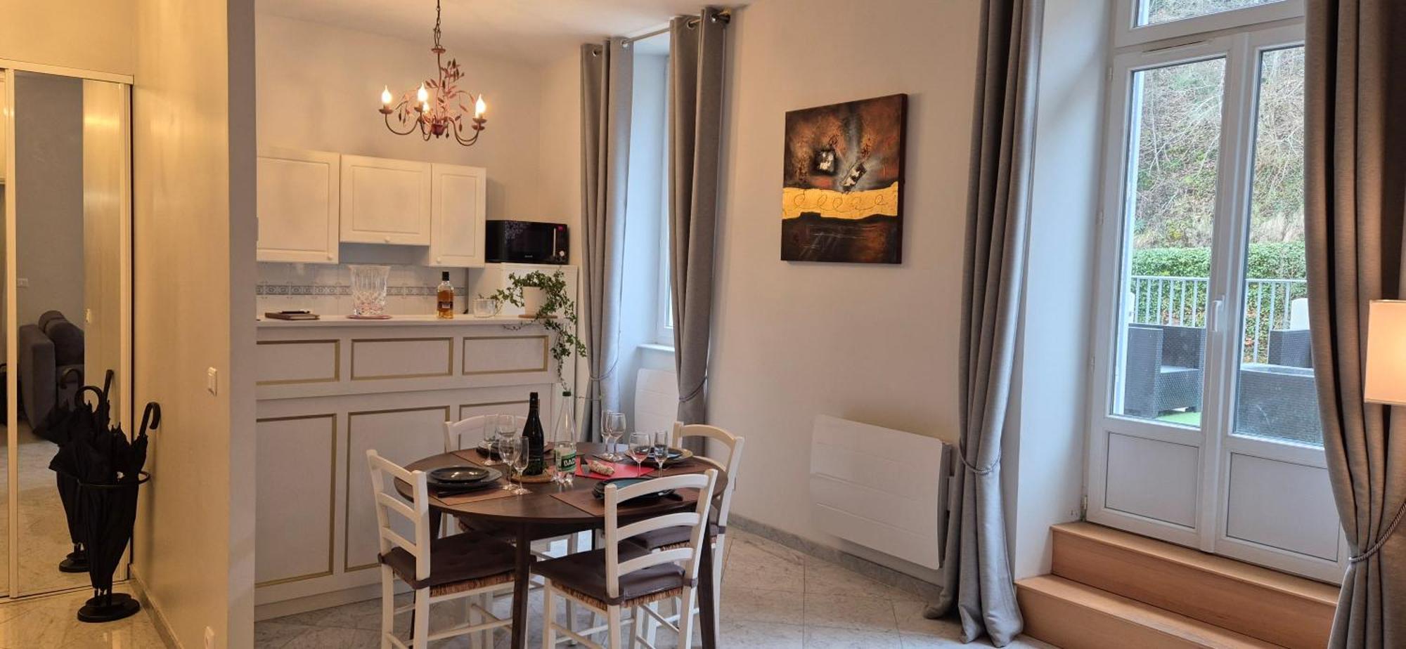 Apartment St Nectaire- Terrasse Privee- 4 Personnes Saint-Nectaire